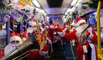В новогодние праздники маленьких туляков снова прокатит «Дедморобус»