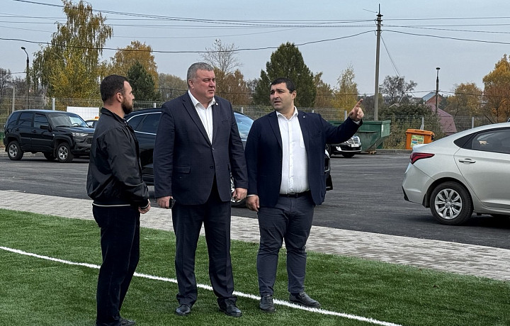 «Такие объекты мы будем развивать и дальше»: Илья Беспалов посетил ФОК в Плеханово, где завершается капитальный ремонт