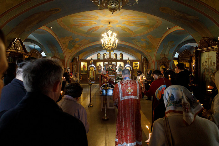 В Туле прошла церемония прощания с худруком тульского драмтеатра Дмитрием Красновым