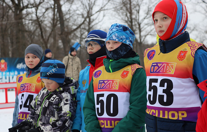 В лыжероллерном центре «Веденино» проходят чемпионат и первенство области по лыжным гонкам