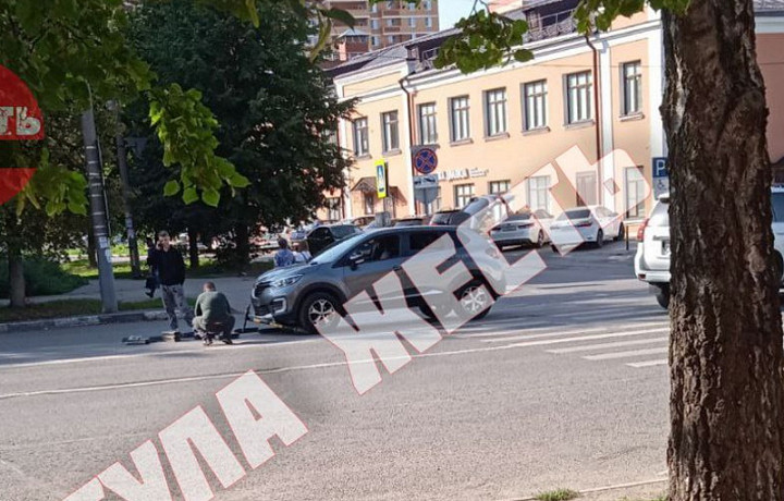 Легковушка сбила человека на самокате на улице Фрунзе в Туле