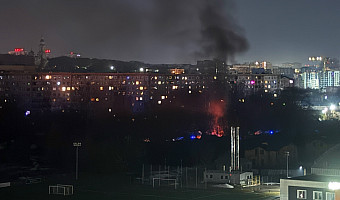 В Туле на Новомосковской улице ночью сгорел автобус