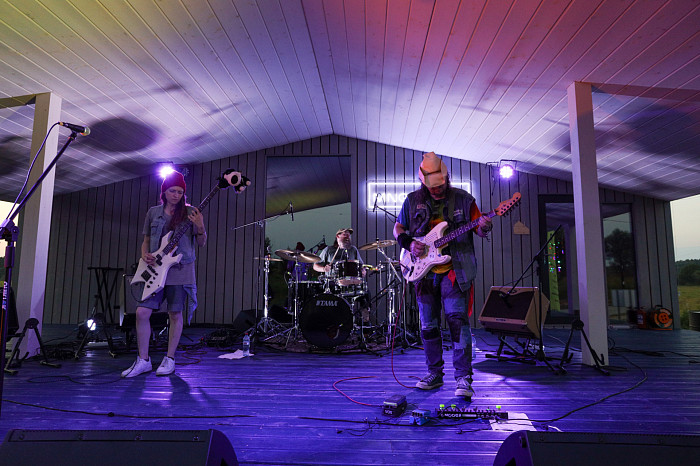 Фоторепортаж: как проходит MaxiCamp от радио Maximum и ГК Медиа Траст