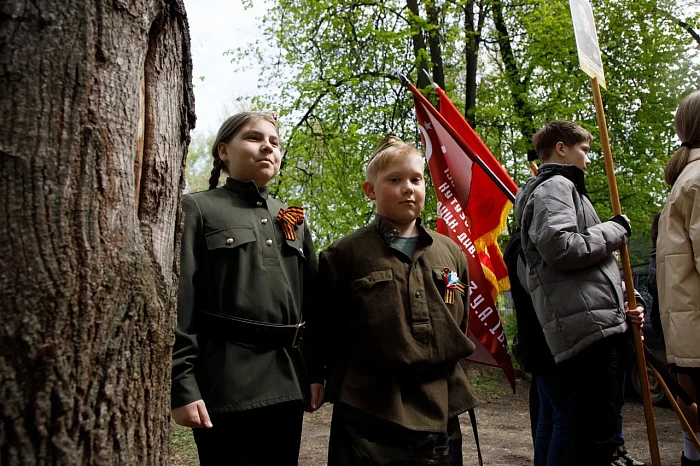 Тульские кадеты и студенты поздравили ветерана Великой Отечественной войны с наступающим Днем Победы