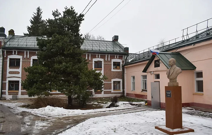 В Суворовском районе проведут ремонт исторического здания Чекалинской амбулатории