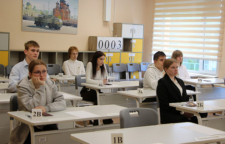 Тульские школьники приступили к основному периоду сдачи ЕГЭ
