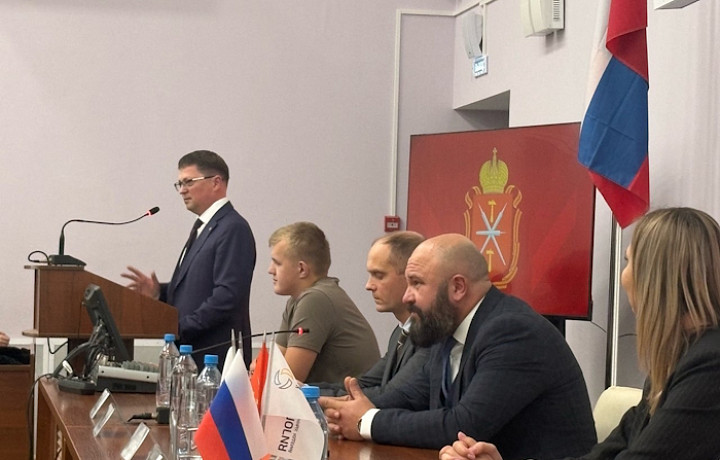 Еланцев: Химическая промышленность и ОПК занимают более 78% тульского экспорта