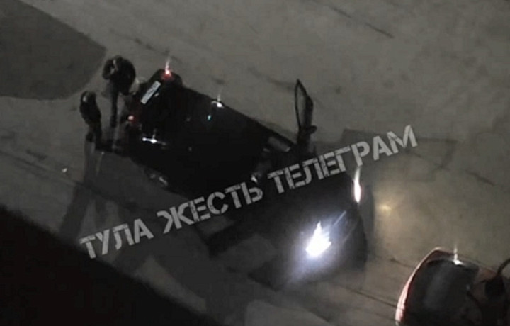 Туляки «обстреляли» машину яйцами из-за громкой музыки ночью на улице Галкина
