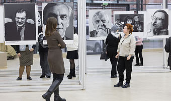 В атриуме Тульского кремля открылась выставка фотохудожника Сергея Берменьева