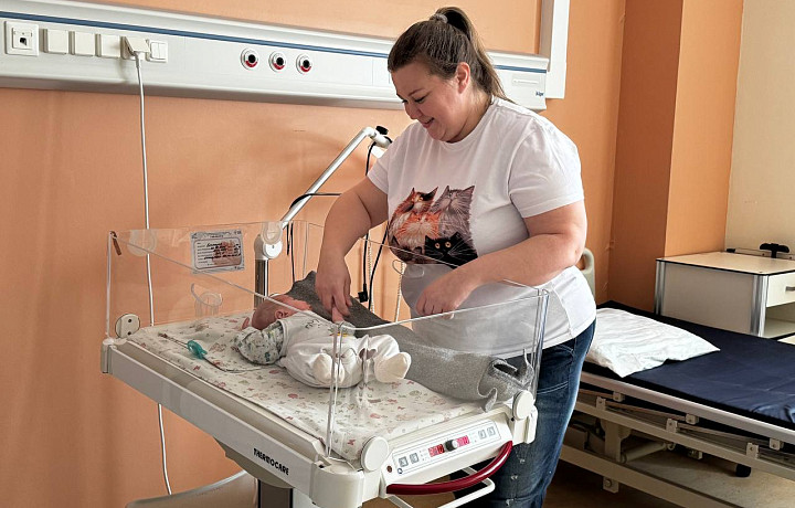 Родился с весом 980 граммов: Недоношенный малыш из Тулы выписан домой после трёх месяцев лечения