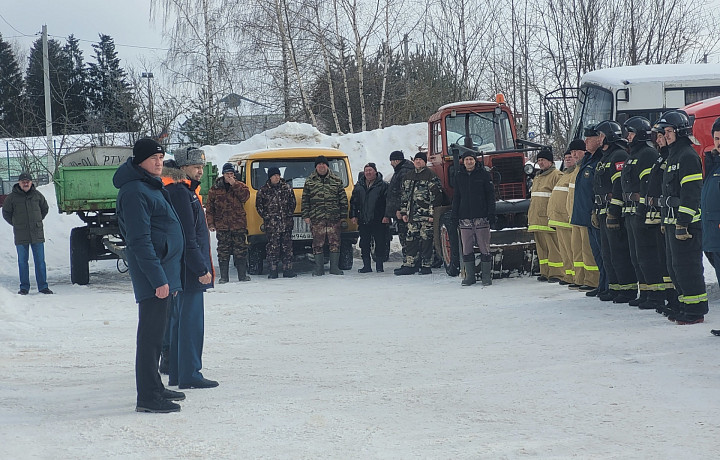 Спасатели в Одоеве проверили подготовку района к паводку и пожароопасному сезону