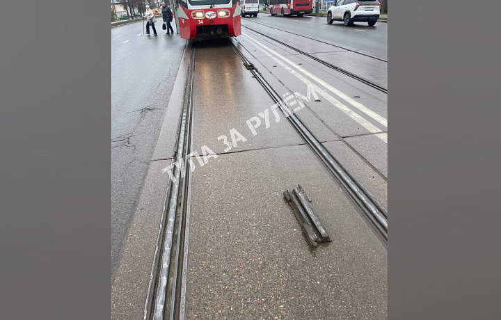 На Пролетарском мосту в Туле остановилось движение трамваев
