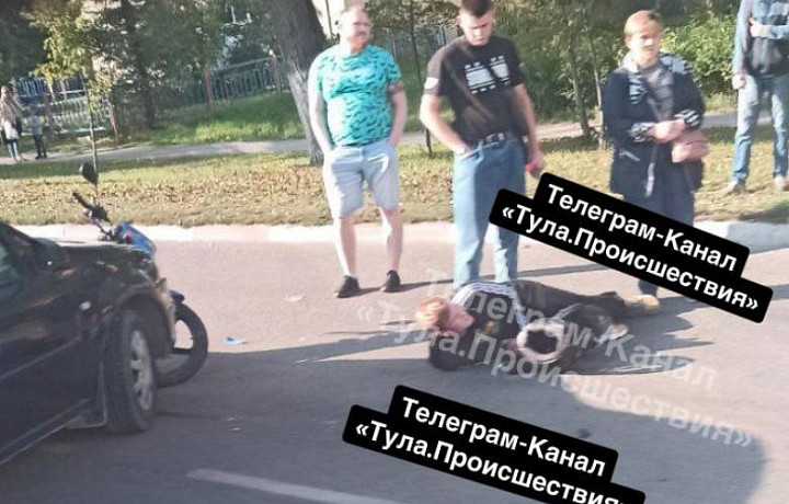 Мотоциклист и его пассажирка пострадали в ДТП на Одоевском шоссе в Туле