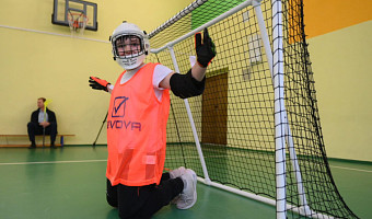 Шесть тульских школ получили оборудование для флорбола