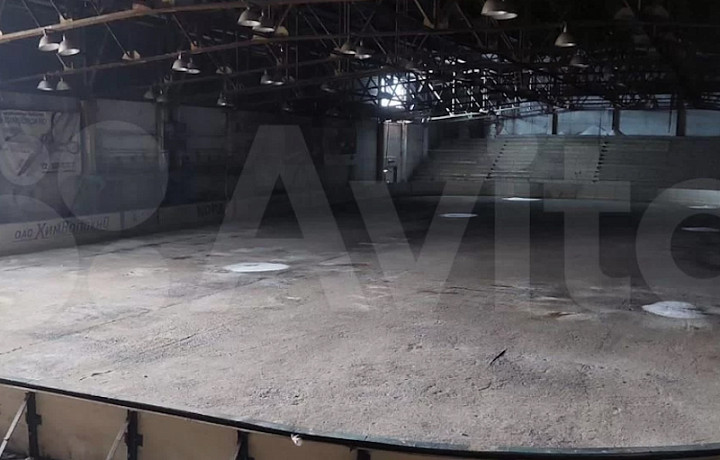 Недостроенный ледовый дворец в Щёкине выставили на продажу за 25 млн рублей