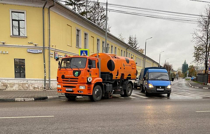 Тулу 10 октября от мусора убирают 50 единиц техники и 300 рабочих