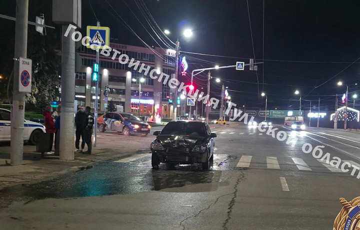 В Туле 17-летний водитель устроил ДТП на улице Советской