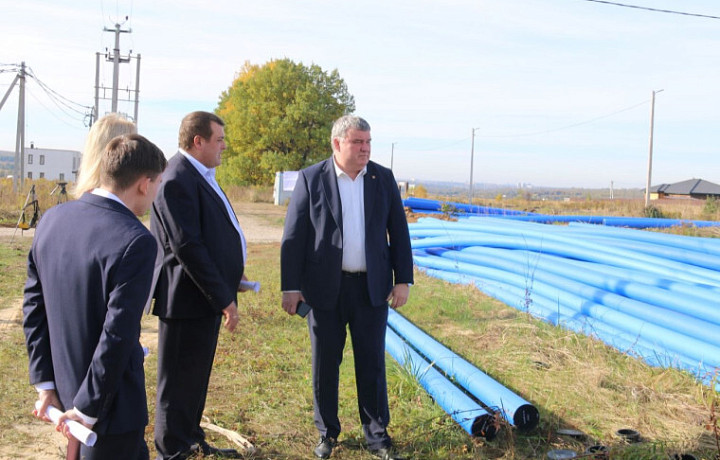 В трех населенных пунктах Большой Тулы прокладывают водопровод