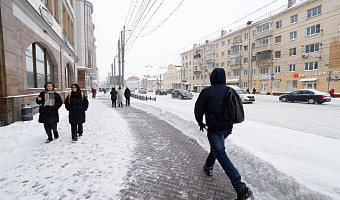 Туляков предупредили об опасности схода наледи и снега с крыш