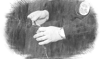 «Если кто-то узнает, тебя найдут, подвесят в лесу»: в Туле рассмотрели дело полицейских, которые избили задержанных и взяли с них деньги