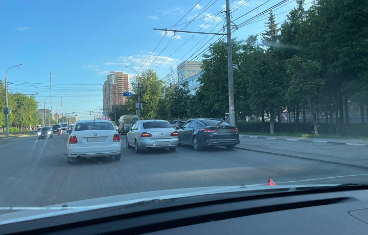 Проспект Ленина в Туле вечером 29 мая вновь встал в автомобильной пробке