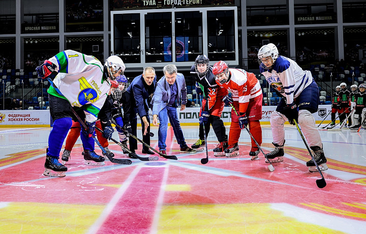 15 октября в Ледовом дворце стартовал Кубок Федерации Тульской области по хоккею