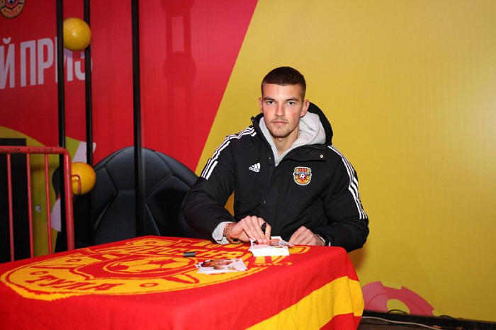 В Туле начался матч «Арсенала» и «Алании» – фото