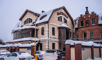 В Привокзальном округе Тулы выставлено на продажу здание с вывеской The Trump