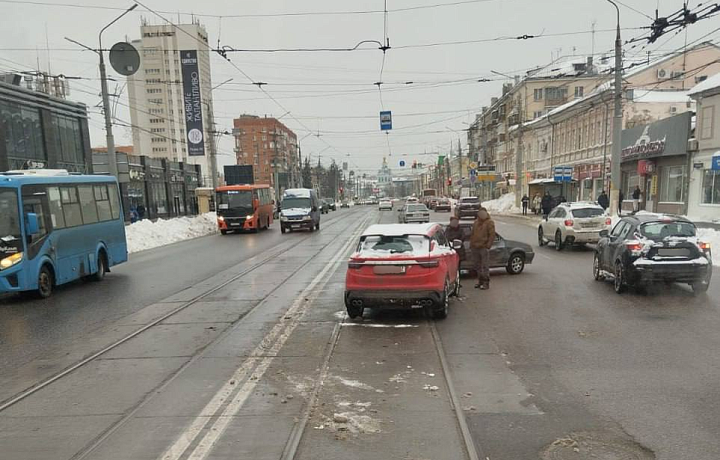 ДТП на улице Советской в Туле 16 февраля спровоцировало задержку движения трамваев
