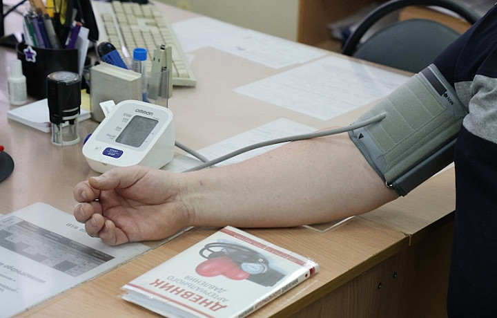 Около 300 туляков ежегодно оперируют в НМИЦ имени Бакулева