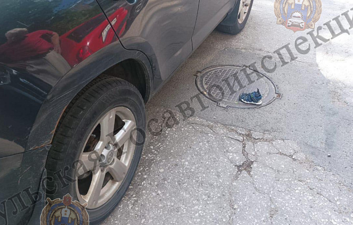 В Туле на улице Фридриха Энгельса мужчина на Toyota RAV 4 сбил трехлетнего ребенка