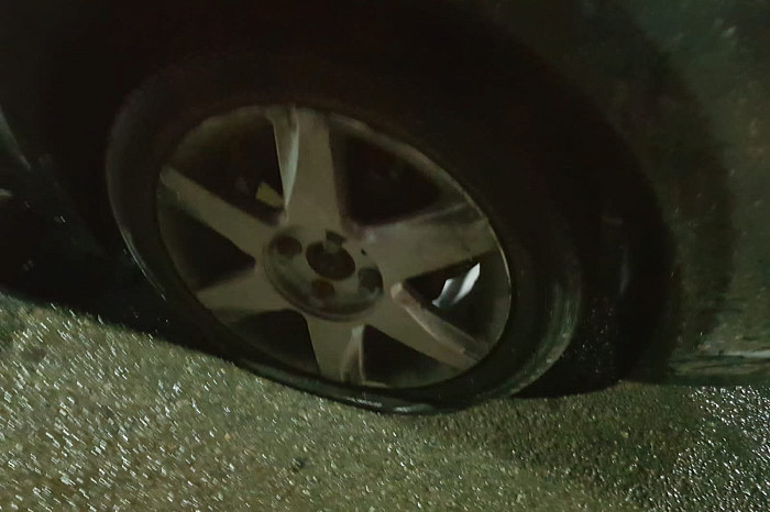 «Пробиты шины и покрышки, погнуты диски»: пострадавшие из-за ямы на Павшинском мосту в Туле автомобилисты рассказали подробности