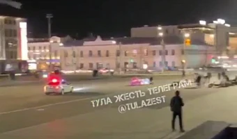 Питбайкер устроил гонку с преследованием на площади Ленина в Туле