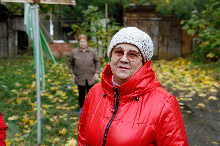 «Все это рухнет людям на голову»: Почему 70-летний разваливающийся деревянный дом по улице Шухова в Туле до сих пор не могут признать аварийным