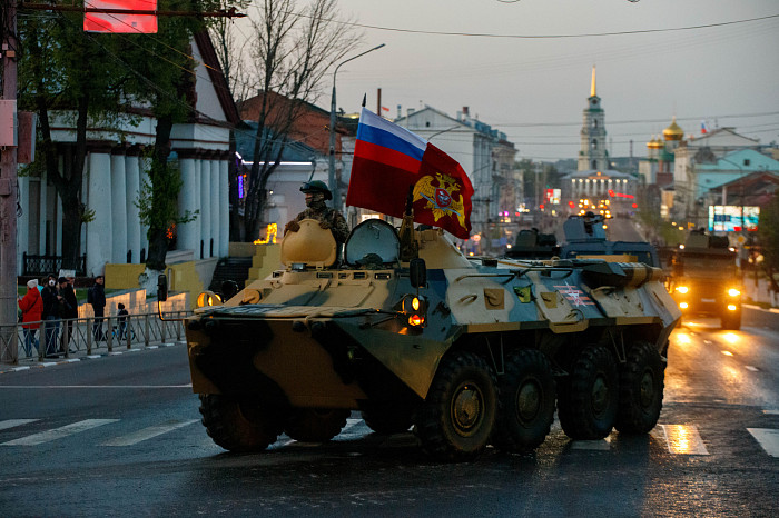 Фоторепортаж: в Туле прошла вторая репетиция Парада Победы