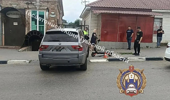 В Ефремове автомобиль сбил несовершеннолетнего самокатчика