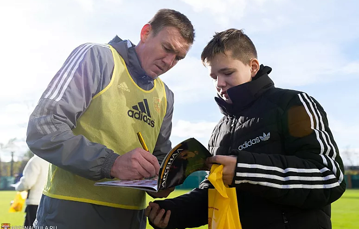 Юные спортсмены из ДНР встретились с футболистами тульского «Арсенала»