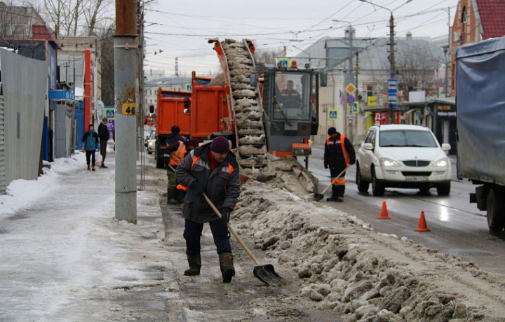 Тульских автомобилистов просят не препятствовать уборке снега на улицах