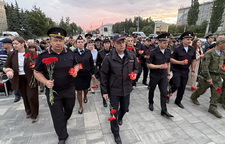 Тульские полицейские присоединились к акции «Свеча памяти»