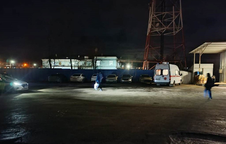 Грузовик сбил пешехода на парковке на улице Рудничной в Новомосковске