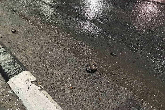 «Пробиты шины и покрышки, погнуты диски»: пострадавшие из-за ямы на Павшинском мосту в Туле автомобилисты рассказали подробности