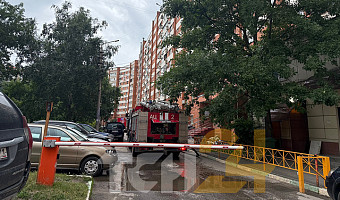 Спасатели снова приехали к дому на Красноармейском проспекте в Туле, где утром случился пожар