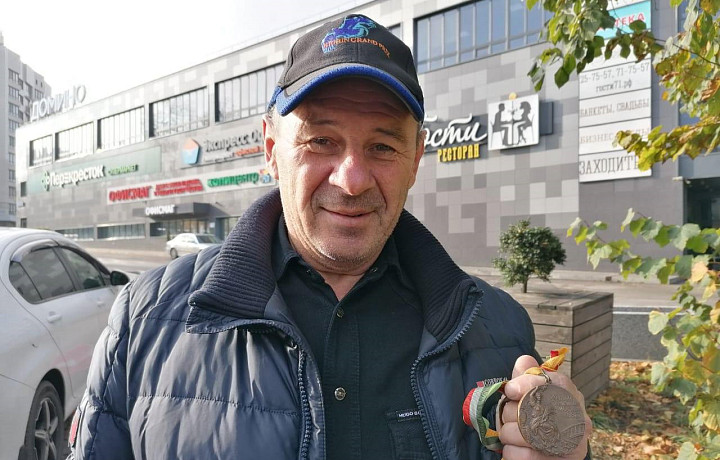 Губернатор Миляев поздравил легенду тульского велоспорта с юбилеем