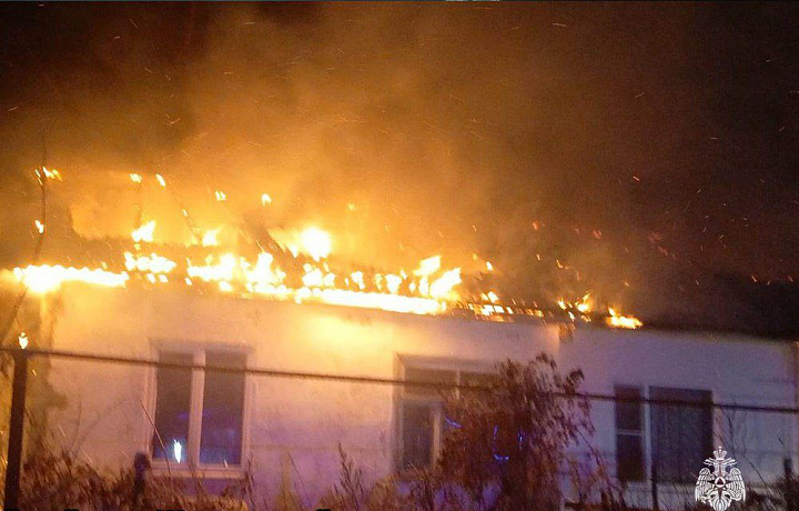 Спасатели устранили последствия четырех пожаров и нескольких ДТП за сутки в Тульской области