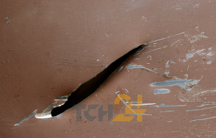 Появились фото с места падения обломков БПЛА в Туле, в результате чего пострадала женщина