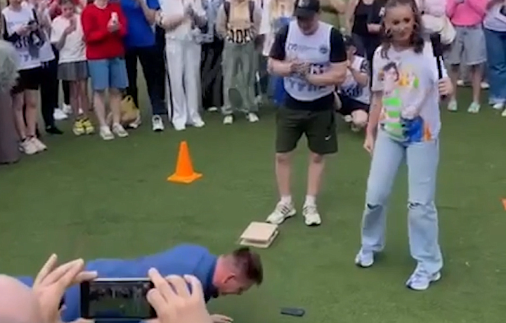 Ректор тульского вуза шокировал Ольгу Бузову своей физической формой