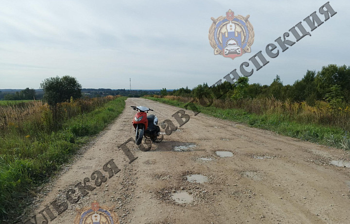 Водитель мопеда без прав попал в больницу после ДТП под Алексином