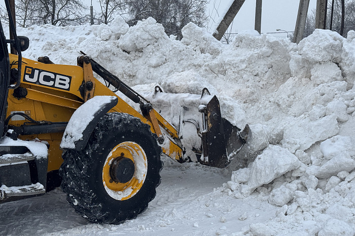 В Туле плавят снег, который засыпал город во время циклона Фрэнсис