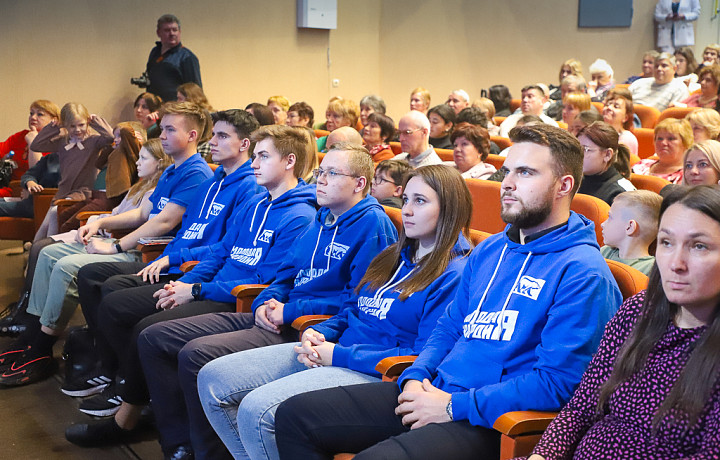 В Туле волонтерам вручили награды в честь Дня народного единства