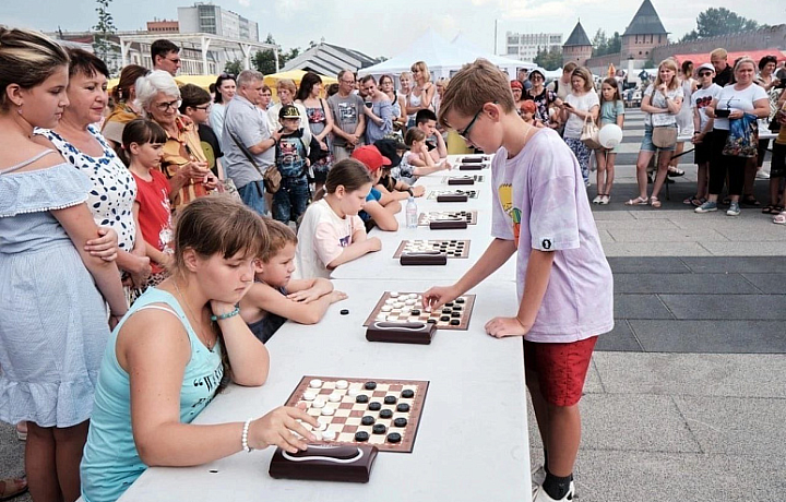 В Туле открыт набор на бесплатные занятия по шашкам